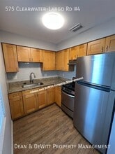 575 Clearwater Largo Rd in Largo, FL - Building Photo - Building Photo