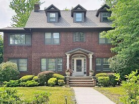 2501 Euclid Heights Blvd in Cleveland Heights, OH - Building Photo