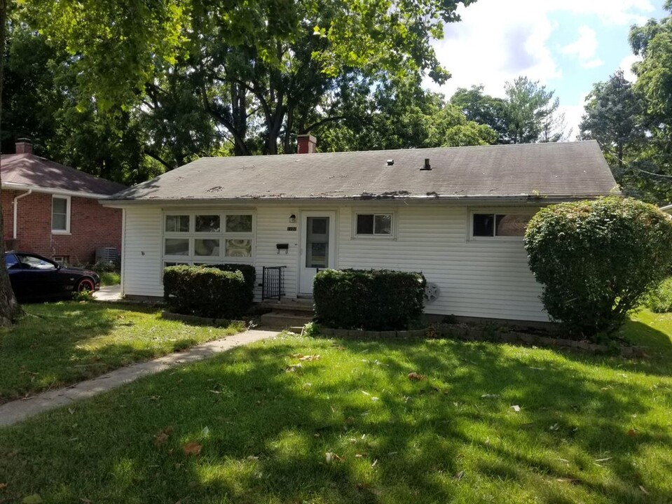 1101 Berkley Rd in Lafayette, IN - Building Photo