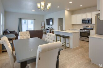 1677 Haven Pkwy in Ogden, UT - Building Photo - Building Photo