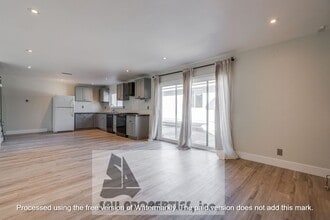 11875 Wisteria Ave in Fountain Valley, CA - Building Photo - Building Photo