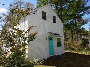17 Oakley Ave in Bourne, MA - Building Photo - Building Photo