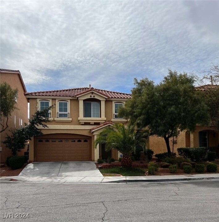 6411 Parrot Ridge Ct in Las Vegas, NV - Building Photo