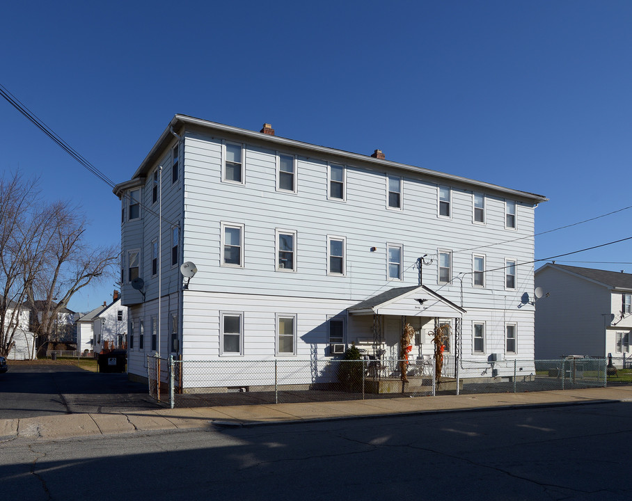 28 Clemence St in Cranston, RI - Building Photo