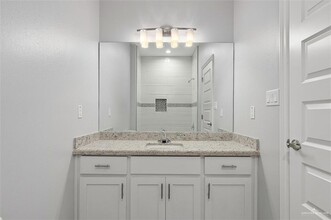 1904 Davenport St-Unit -1 in Weslaco, TX - Foto de edificio - Building Photo
