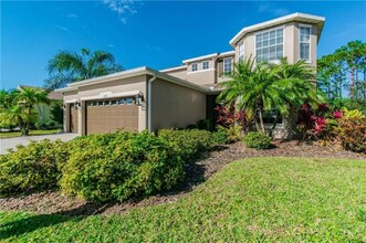 2525 Hobblebrush Dr in North Port, FL - Building Photo - Building Photo