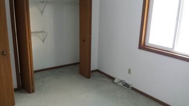 426 4th Ave N, Apt. #1, Unit 1 in Onalaska, WI - Building Photo - Building Photo