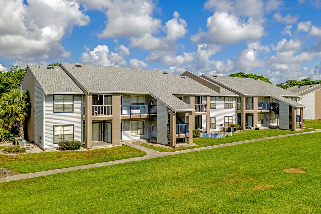 Clipper Cove Apartments in Boynton Beach, FL