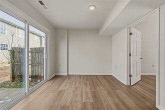 1225 N Lee Dr in Bowling Green, KY - Foto de edificio - Building Photo