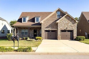413 Adalynn Cir in Bowling Green, KY - Building Photo