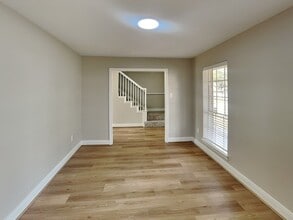 7726-7712 12 Fairway Ln in Humble, TX - Building Photo - Building Photo