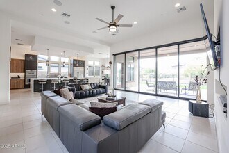 13255 E Juan Tabo Rd in Scottsdale, AZ - Building Photo - Building Photo