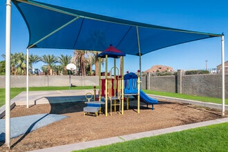 Red Mountain Springs in Phoenix, AZ - Foto de edificio - Building Photo