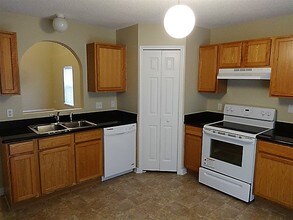 6686 Gentle Oaks Dr E in Jacksonville, FL - Building Photo - Building Photo