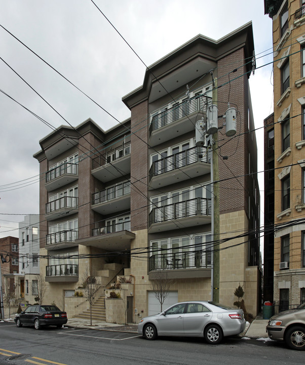 34 48th St in Weehawken, NJ - Building Photo