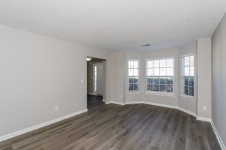 335 Elma Marie Ct in Locust Grove, GA - Building Photo - Building Photo