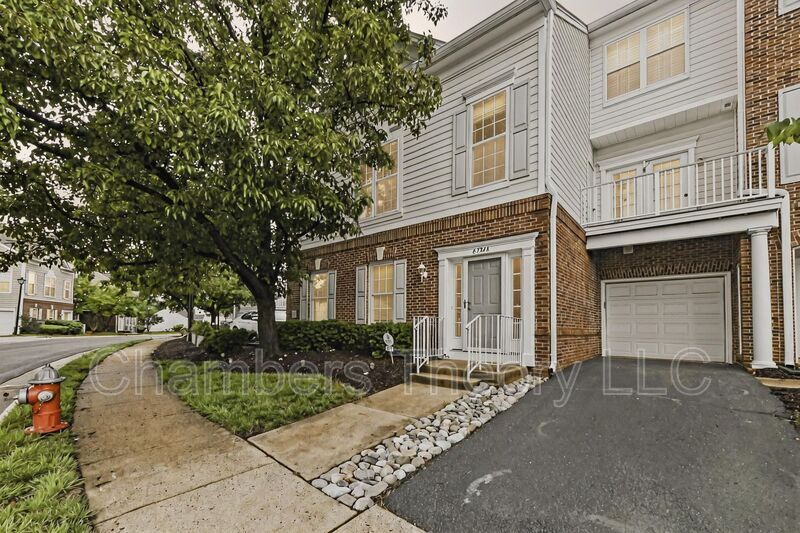 6324A Eagle Ridge Ln in Alexandria, VA - Building Photo