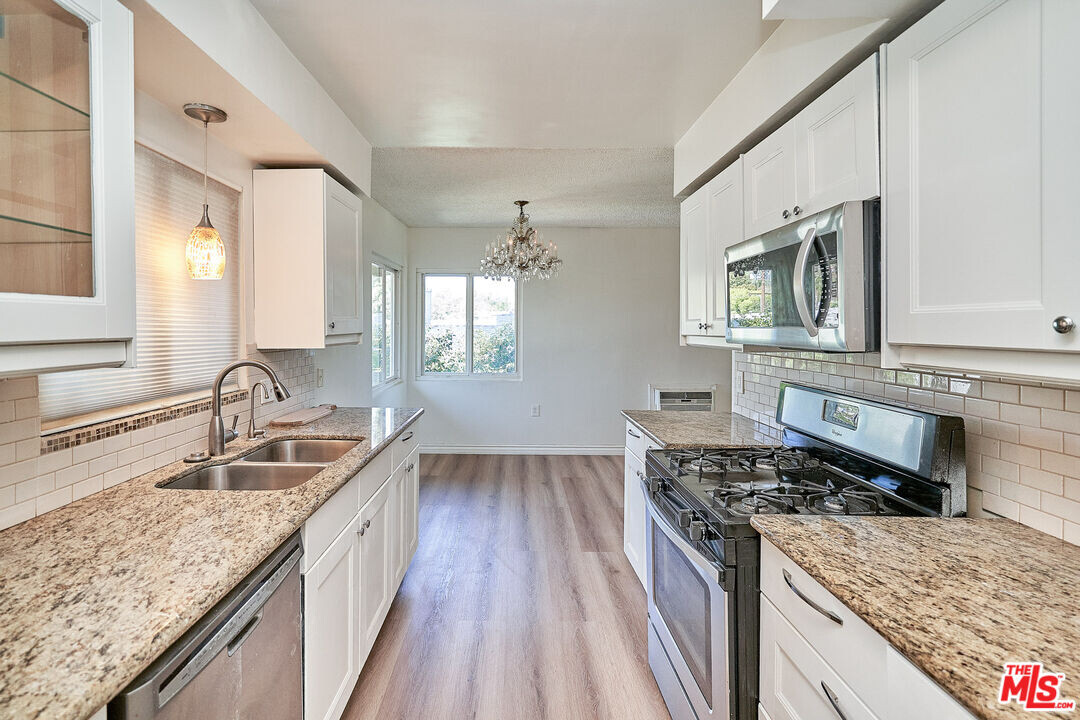 12129 Beverly Blvd in Whittier, CA - Building Photo
