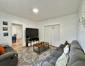 616 Frank E Rodgers Blvd N in Harrison, NJ - Foto de edificio - Building Photo