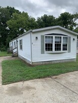 122 Zackary St in Oak Grove, KY - Building Photo