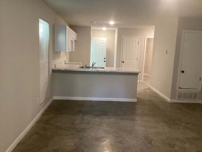 4483 Sunny View Dr in Memphis, TN - Building Photo - Building Photo