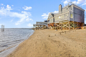 2149 Fairfield Beach Rd in Fairfield, CT - Building Photo - Building Photo