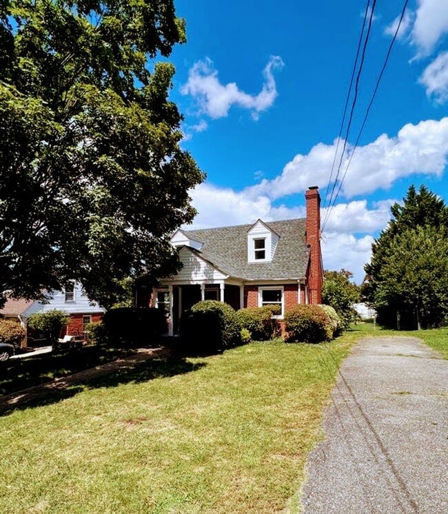 1108 Westview Dr in Lynchburg, VA - Building Photo - Building Photo