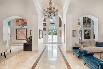 7405 SW 104th St in Miami, FL - Foto de edificio - Building Photo