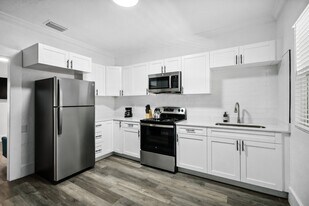 806 E Chelsea St, Unit 3 in Tampa, FL - Building Photo