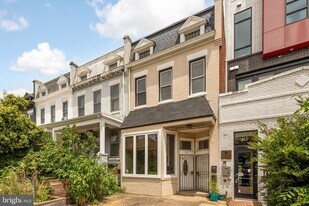 730 15th St SE in Washington, DC - Building Photo