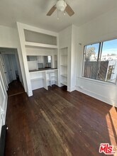 30 Dudley Ave in Los Angeles, CA - Foto de edificio - Building Photo