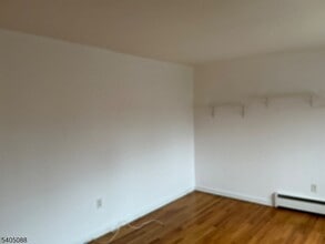 6 Colonial Dr in Little Falls, NJ - Building Photo - Building Photo