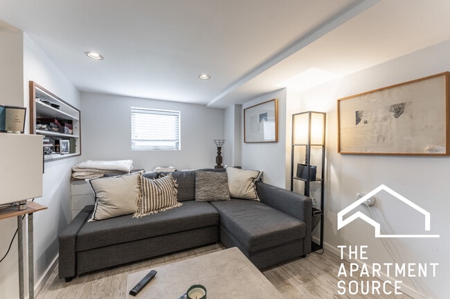 2732 N Monticello Ave, Unit g in Chicago, IL - Building Photo - Building Photo