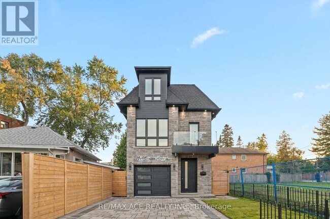 10A Benson Ave in Mississauga, ON - Building Photo - Building Photo