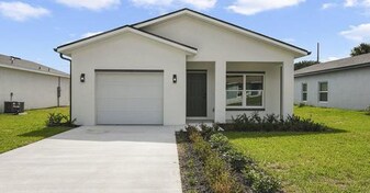 1535 Elizabeth Ave in Titusville, FL - Building Photo