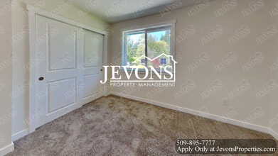 19019 SE 164th St in Renton, WA - Building Photo - Building Photo