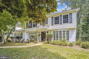 8501 Canterbury Dr in Annandale, VA - Building Photo