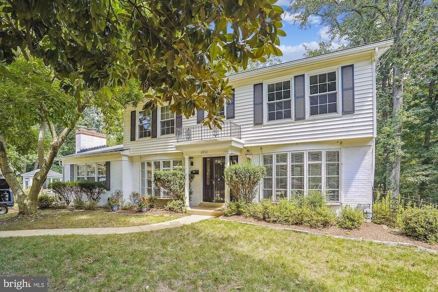 8501 Canterbury Dr in Annandale, VA - Building Photo