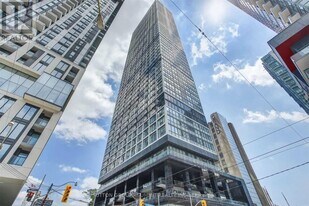 181 Dundas St E in Toronto, ON - Building Photo