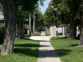 7601 21st St in Westminster, CA - Building Photo