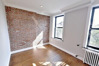 325 E 5th St, Unit E4 in New York, NY - Building Photo - Building Photo