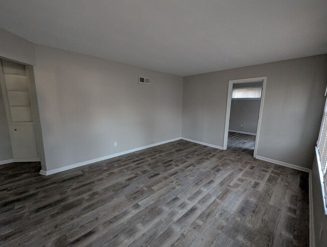 9855 Lorna Ln in St. Louis, MO - Building Photo - Building Photo