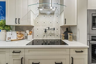 Grande Pointe in Orlando, FL - Building Photo - Building Photo