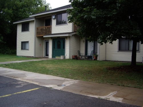 Town Square Apartments in Ishpeming, MI - Building Photo