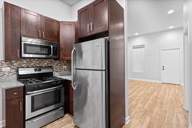 1528 N Ashland Ave in Chicago, IL - Building Photo - Building Photo