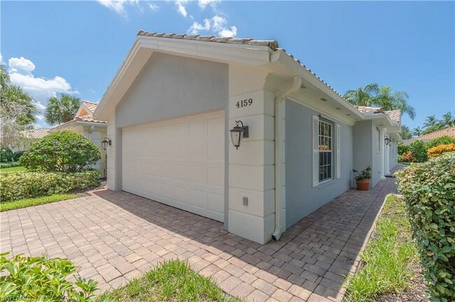 4159 St George Ln in Naples, FL - Foto de edificio - Building Photo