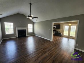 123 Cedarland Dr in Warner Robins, GA - Building Photo - Building Photo
