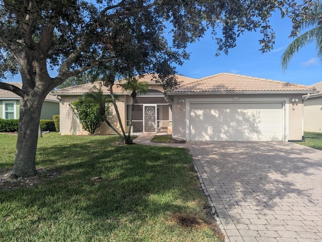 property at 589 Waverly Cir