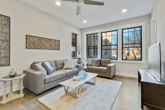 2626.5 N Rockwell St in Chicago, IL - Building Photo - Building Photo