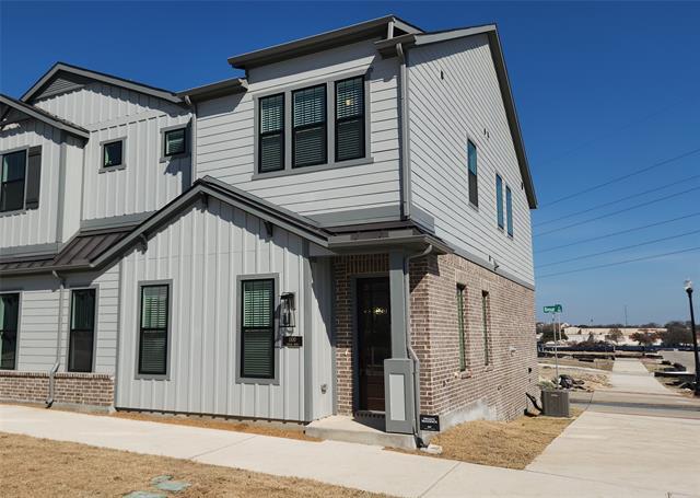 1100 Concan Dr in Plano, TX - Building Photo